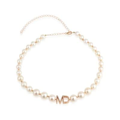 שרשרת פנינים עם אותיות מזהב