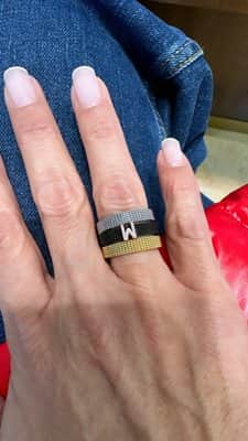 טבעת אות משובצת יהלומים רצועה מפלדת אל חלד