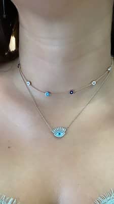 שרשרת כוסות עיניים בגווני תכלת כחול