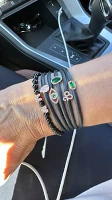 צמיד חרוזים עם אות או לב או כוכב או חמסה משובצים יהלומים