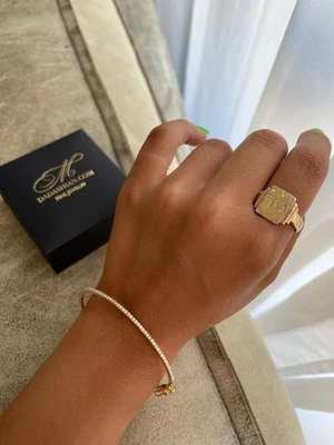 טבעת חותם וינטג' , אותיות בעברית , משובצת יהלומים