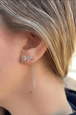 עגיל אות צמוד עם שרשרת